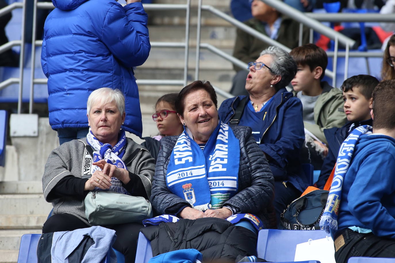 ¿Estuviste en el Tartiere? ¡Búscate en las fotos del último partido del Oviedo en casa!