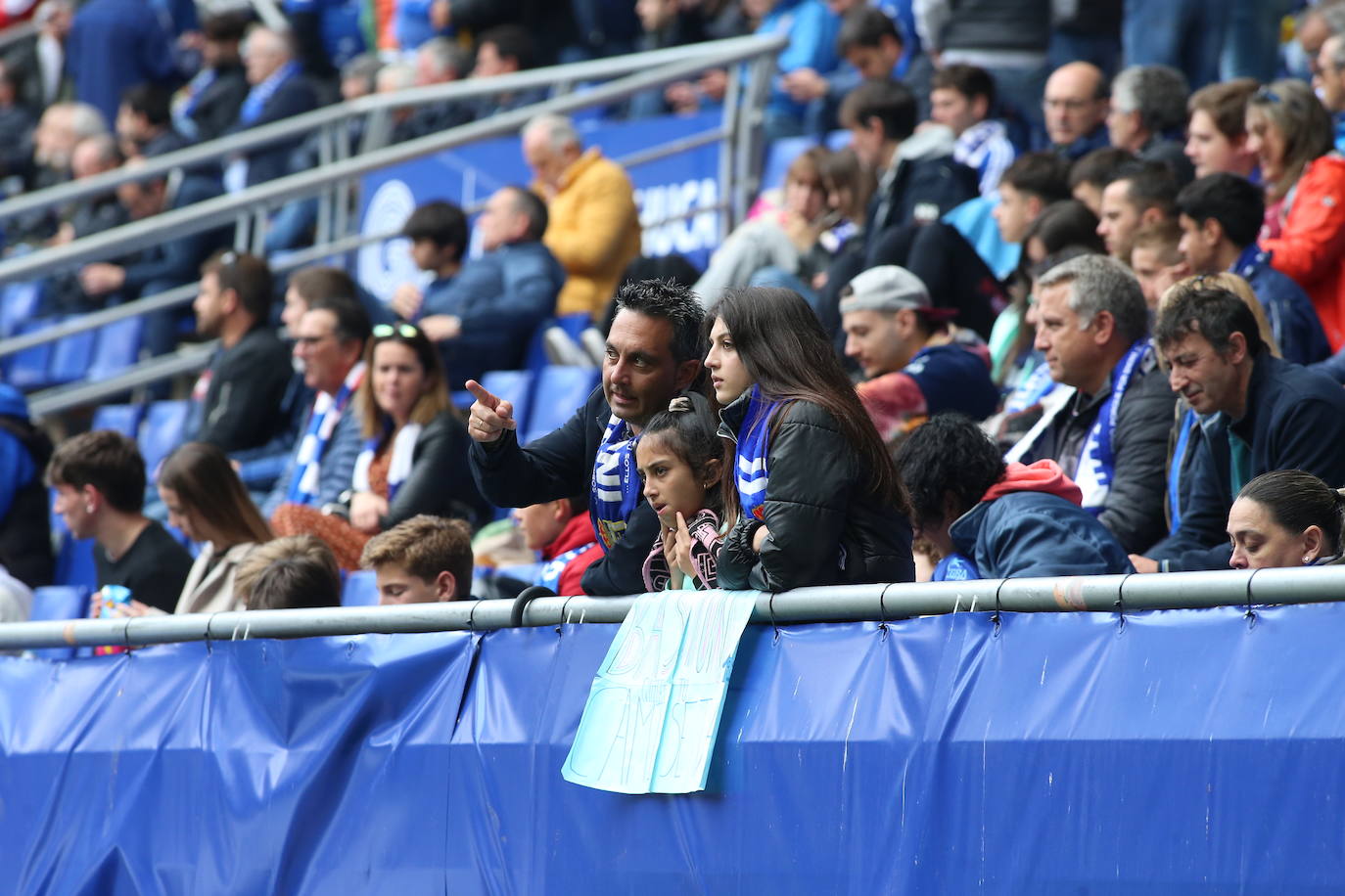 ¿Estuviste en el Tartiere? ¡Búscate en las fotos del último partido del Oviedo en casa!