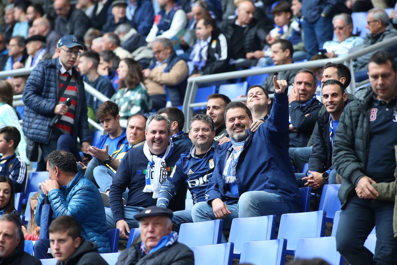 ¿Estuviste en el Tartiere? ¡Búscate en las fotos del último partido del Oviedo en casa!