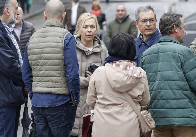 Sara Álvarez Rouco (Vox) tampoco faltó a la cita de los candidatos con el rastro de Gijón.