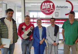 Javier Suárez Llana, con miembros de la ejecutiva de UGT y Alejandro Farpón, de la candidatura de IU.