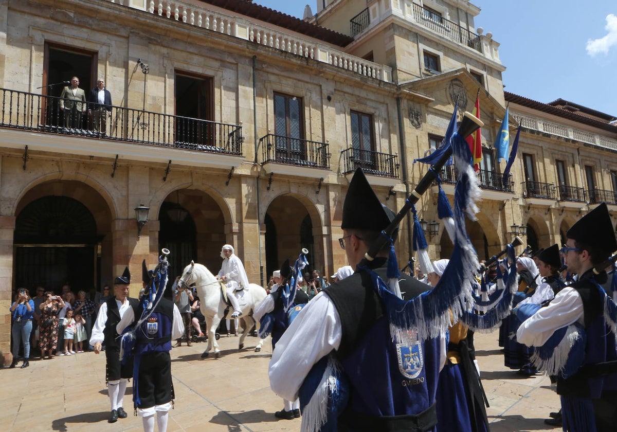 El alcalde concede el permiso para la celebración del Martes de Campo.