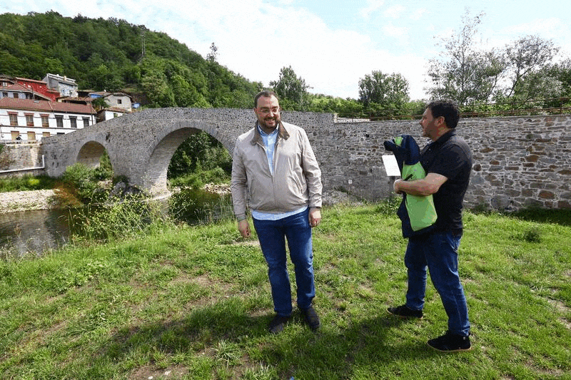 Deporte, paseos y familia: así viven la jornada de reflexión los candidatos a presidir el Principado
