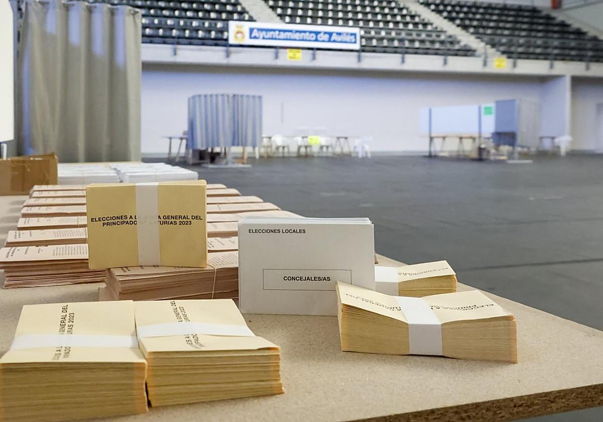 El polideportivo del Quirinal, con los sobres y papeletas ya preparados.