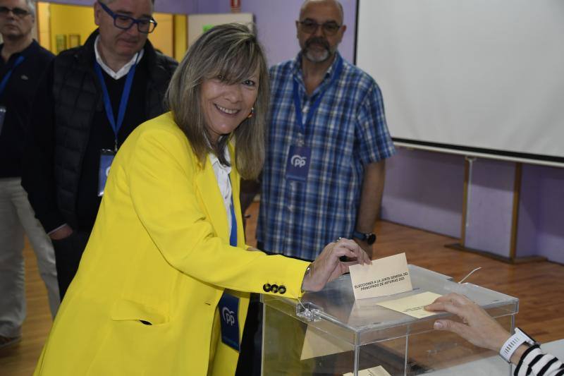 Los candidatos de Avilés ya han votado