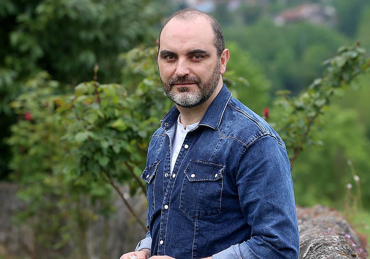 El capellán del HUCA, Alejandro González.