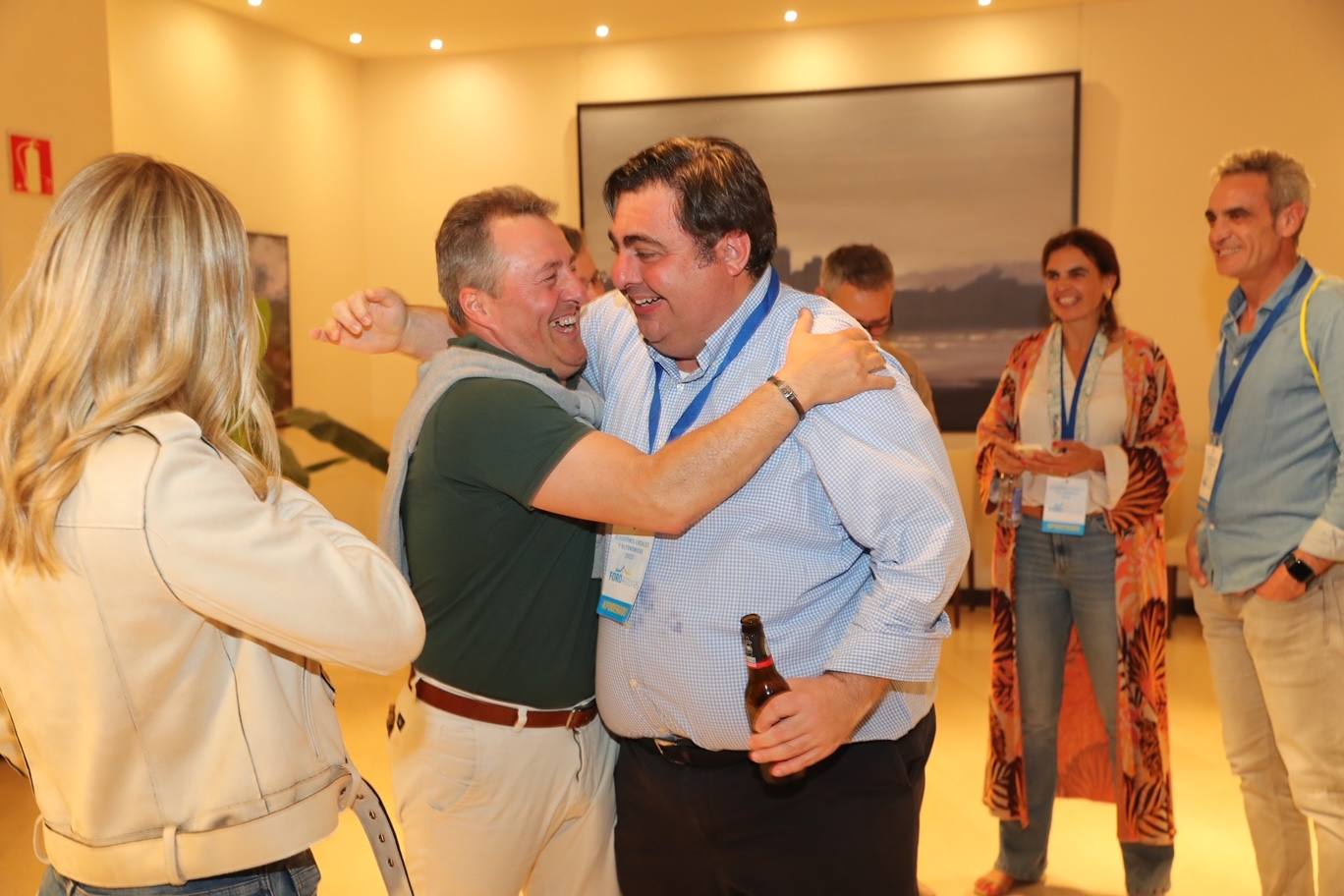 Así celebra Foro el resultado de las elecciones en Gijón