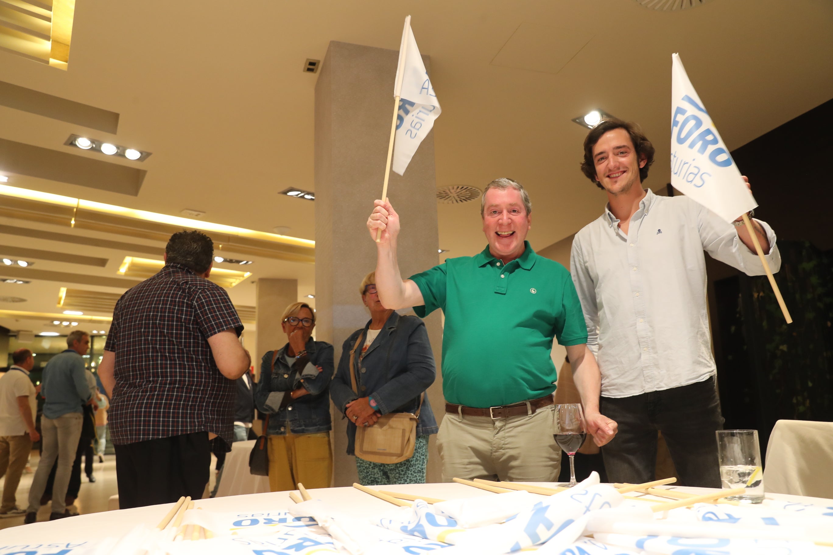 Así celebra Foro el resultado de las elecciones en Gijón