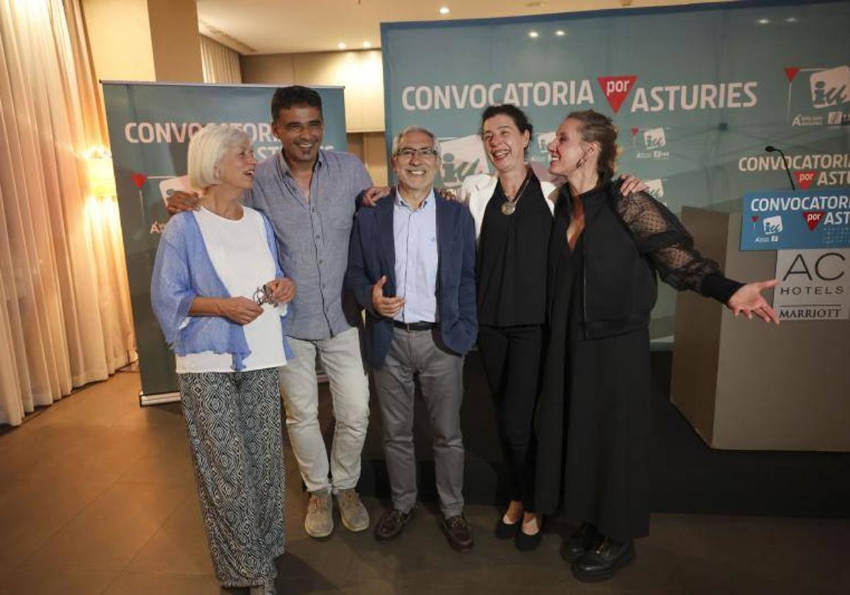 Concha Masa, Iván Álvarez, Gaspar Llamazares, Cristina Pontón y Antona Luengo.