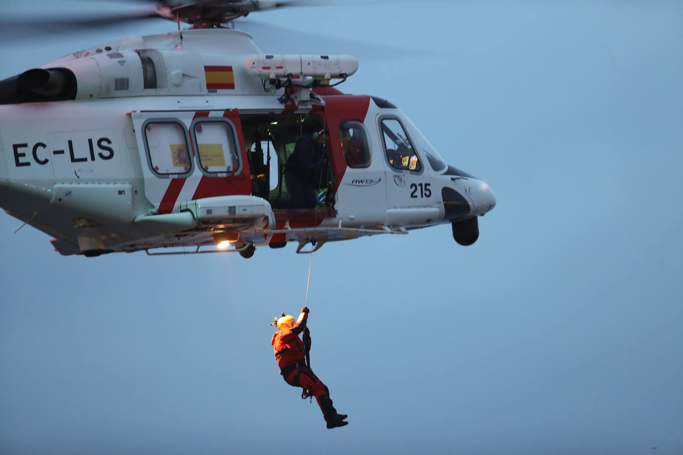 Intenso operativo para rescatar a una joven en el Cerro