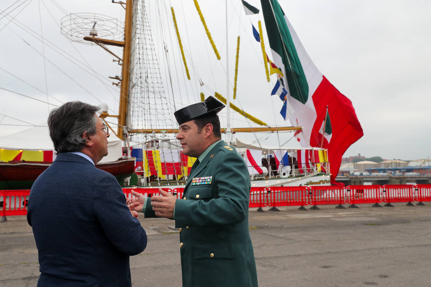 Visita al &#039;Cuauhtémoc&#039; en Gijón