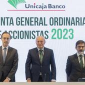 Menéndez pacta su cese como CEO de Unicaja tras perder la pugna con el bloque malagueño