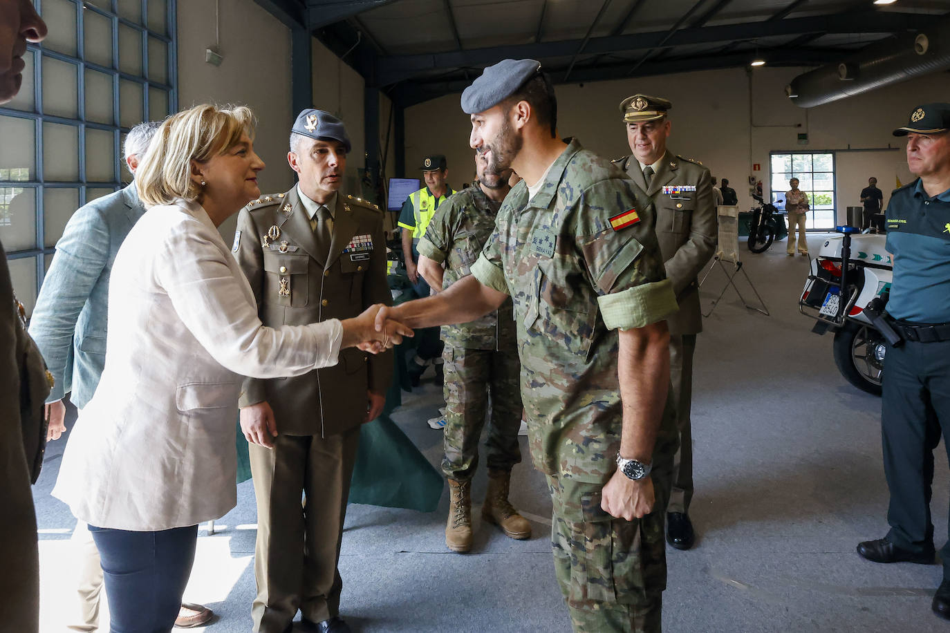 Las Fuerzas Armadas se despliegan en el recinto ferial de Gijón