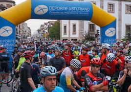 Multitudinaria cicloturista a los Lagos