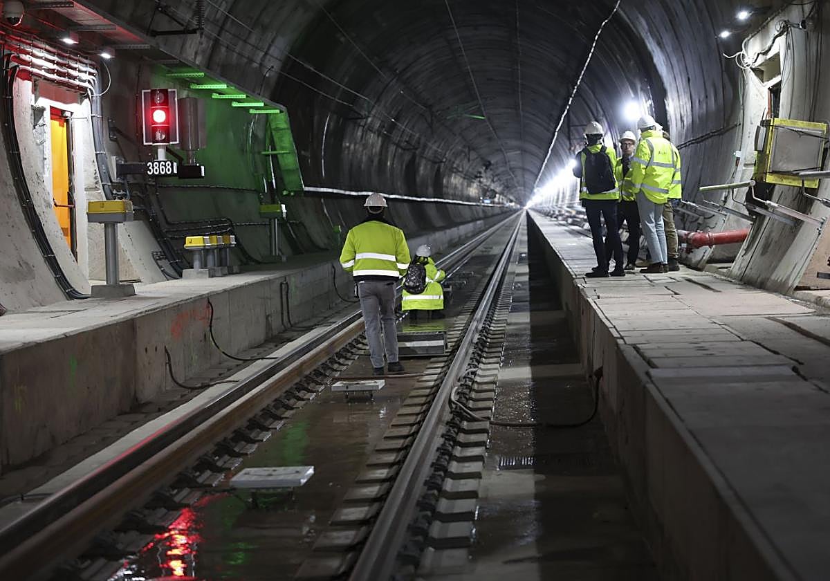 200 personas 24 horas al día para abrir la variante
