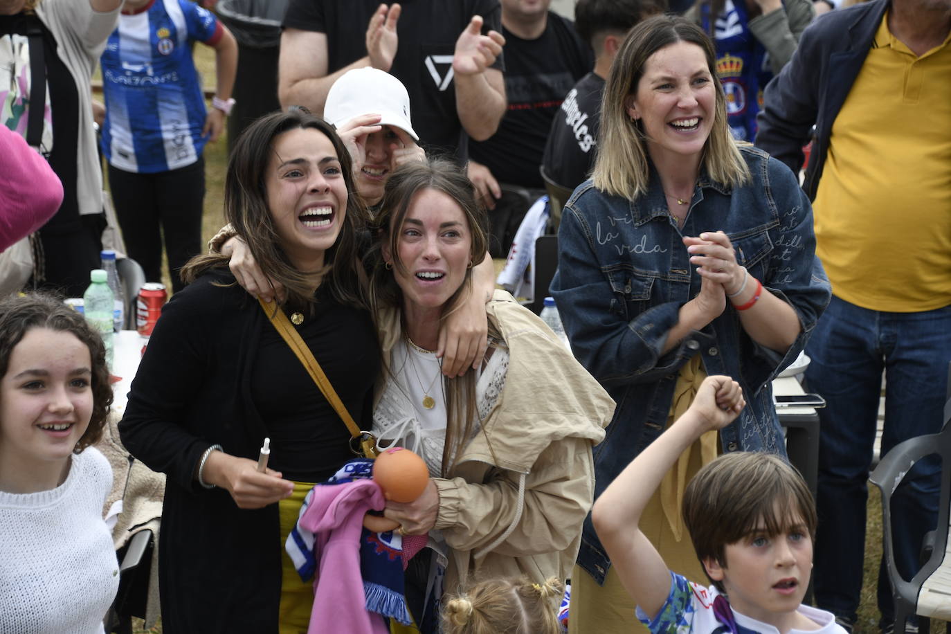 Así vivió la afición del Real Avilés el partido desde el Suárez Puerta