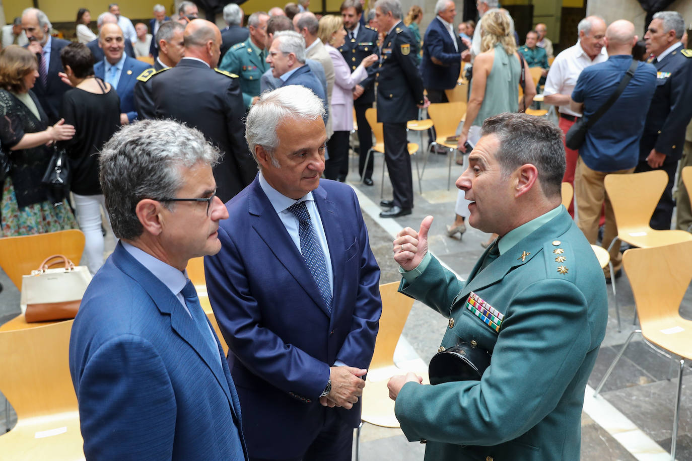 Un libro para recoger la historia de la Comandancia de la Guardia Civil de Gijón