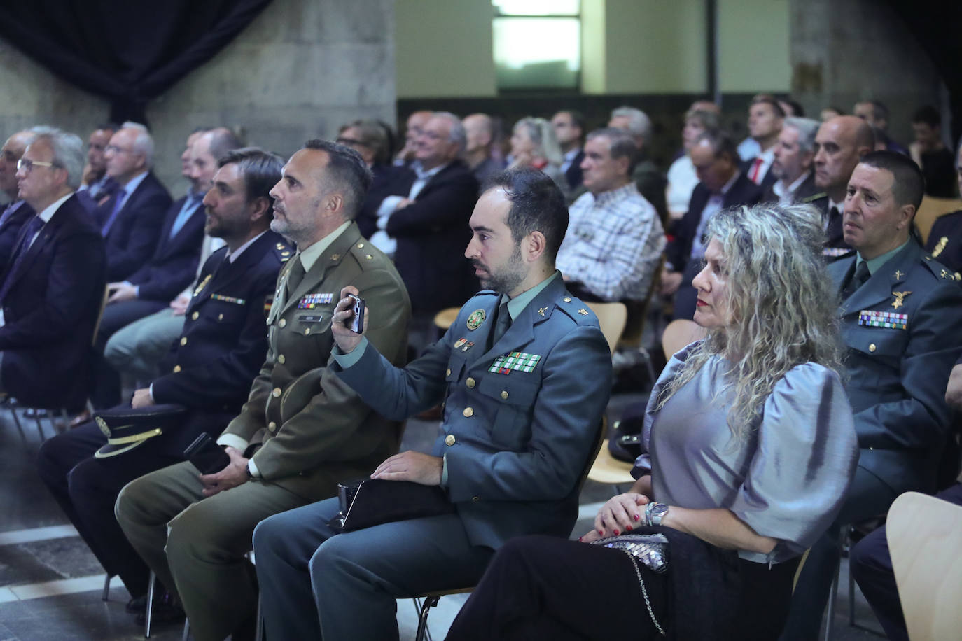 Un libro para recoger la historia de la Comandancia de la Guardia Civil de Gijón