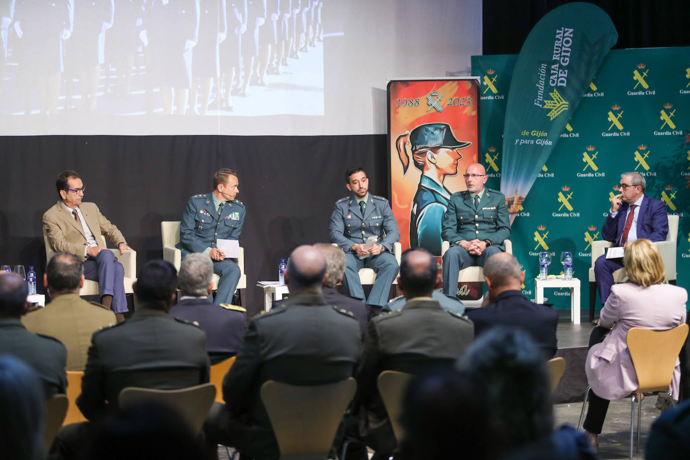 Un libro para recoger la historia de la Comandancia de la Guardia Civil de Gijón