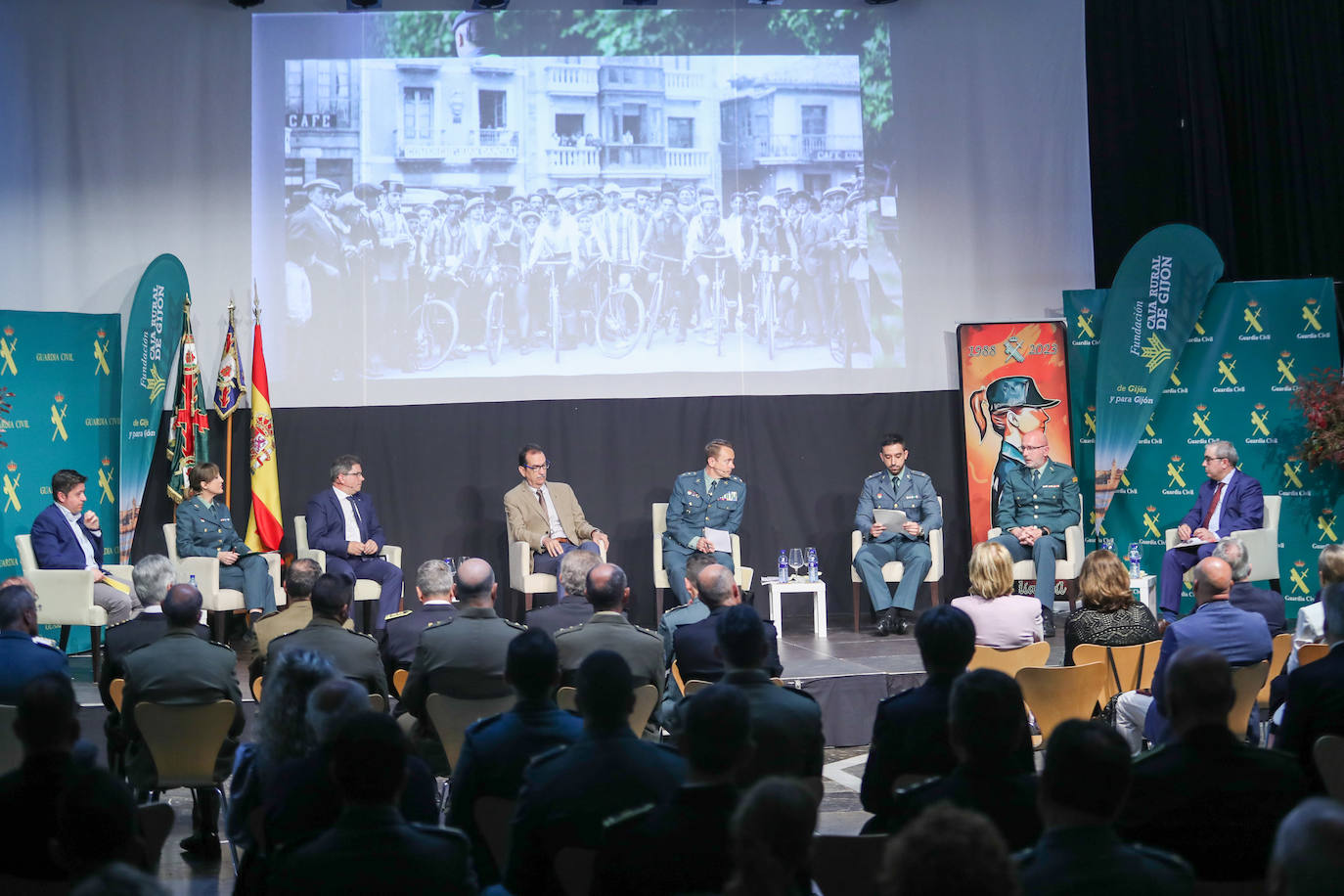 Un libro para recoger la historia de la Comandancia de la Guardia Civil de Gijón