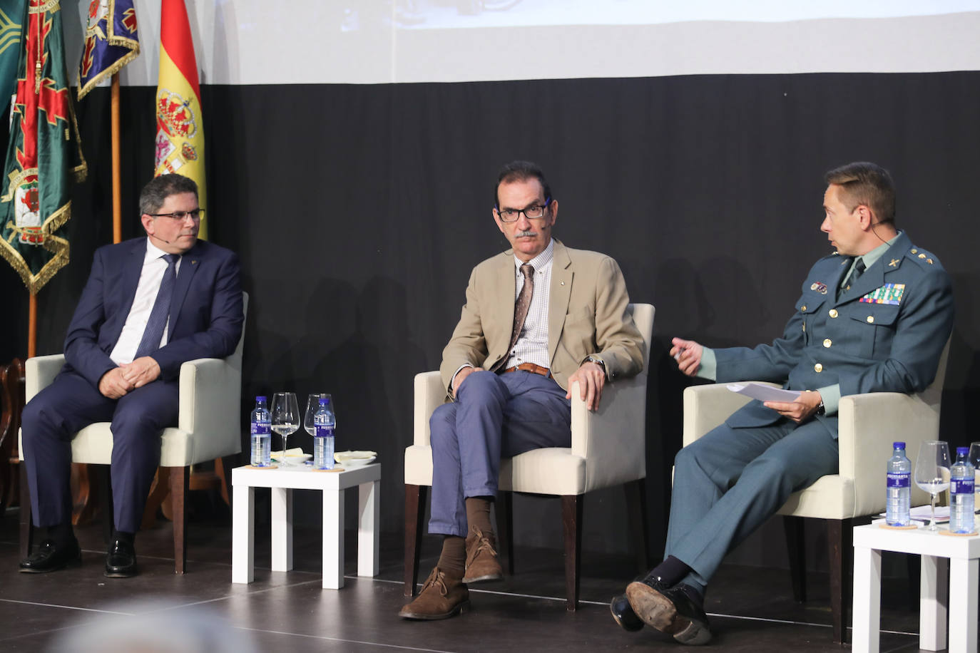 Un libro para recoger la historia de la Comandancia de la Guardia Civil de Gijón