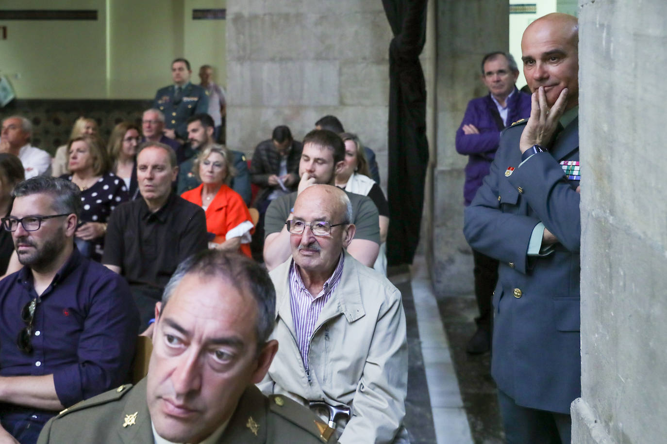 Un libro para recoger la historia de la Comandancia de la Guardia Civil de Gijón