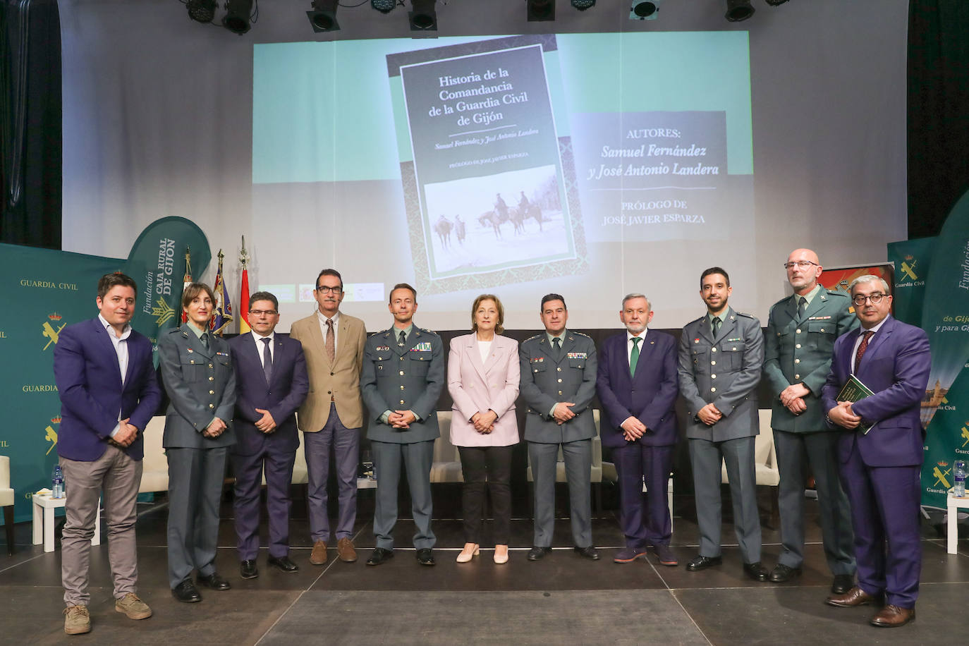 Un libro para recoger la historia de la Comandancia de la Guardia Civil de Gijón