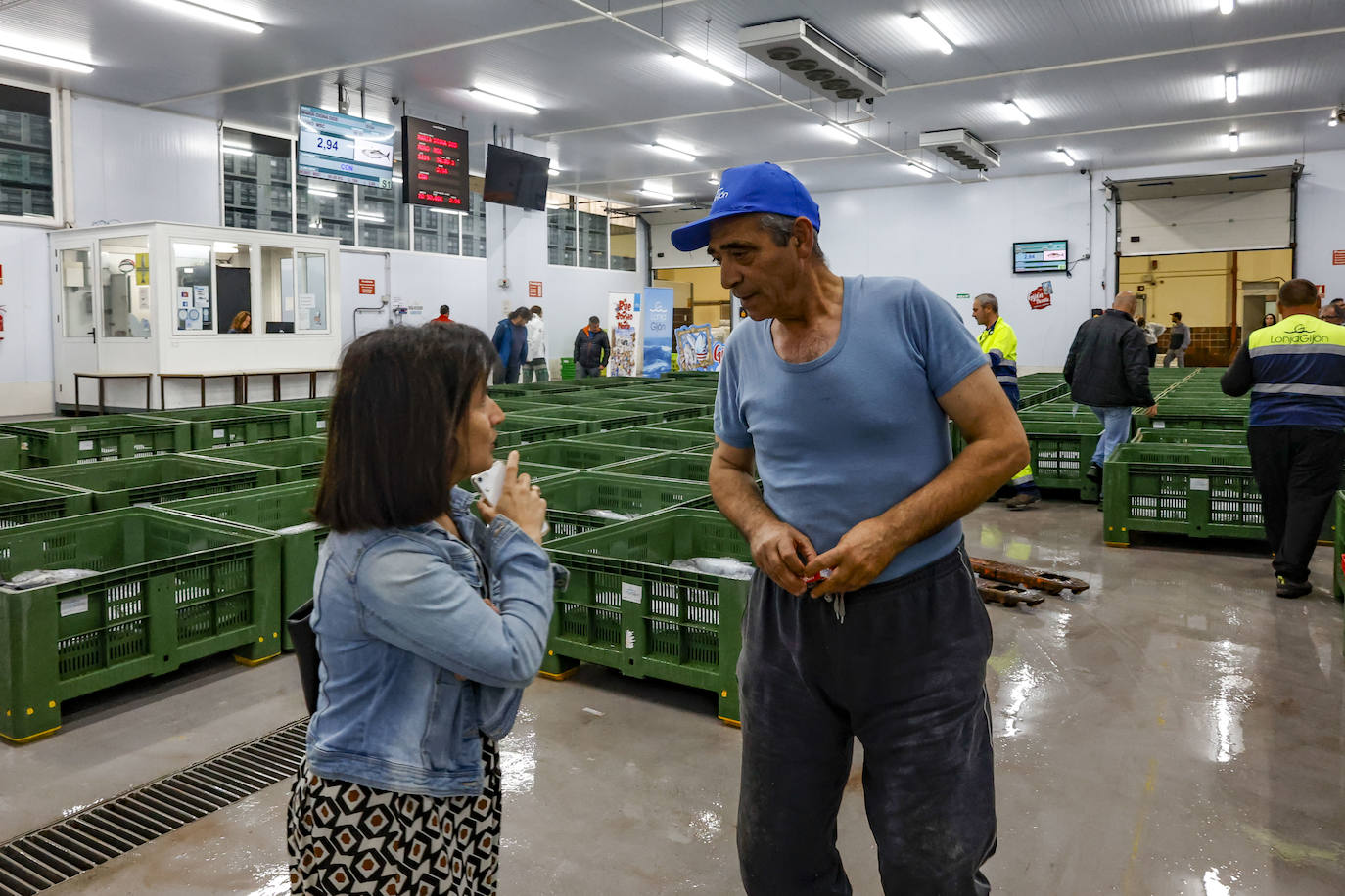 El primer bonito de Gijón, a 14,91 euros el kilo