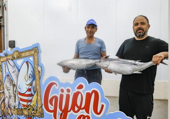 Juan Carlos García y Alexis Suárez, con sendos bonitos en las manos.