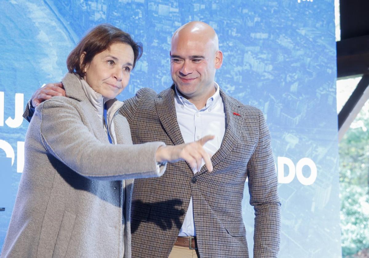 Carmen Moriyón y Jesús Martínez Salvador, en el congreso local de Foro Asturias, donde presentaron el programa electoral.