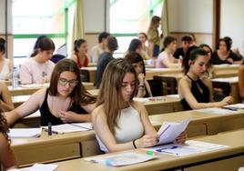 Estudiantes, en el Milán, minutos antes de la prueba de Lengua.