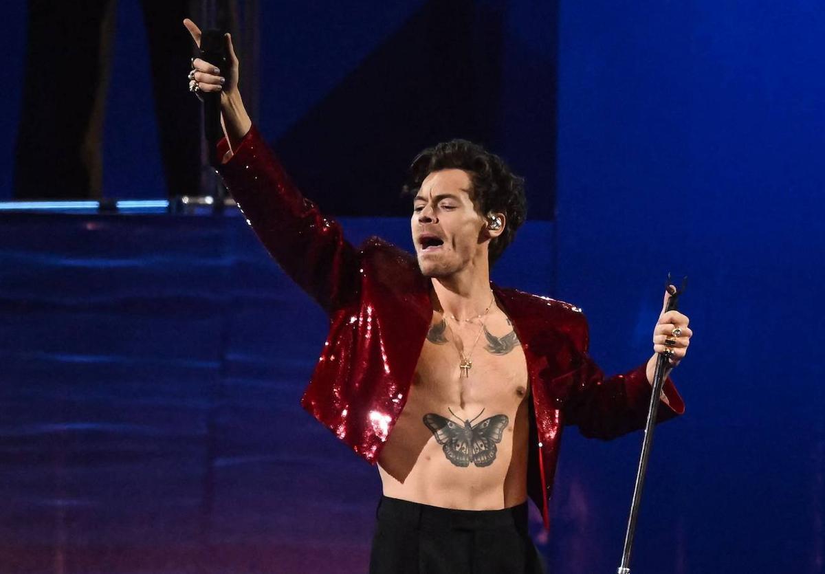 Harry Styles durante su actuación en los Brit Awards 2023.