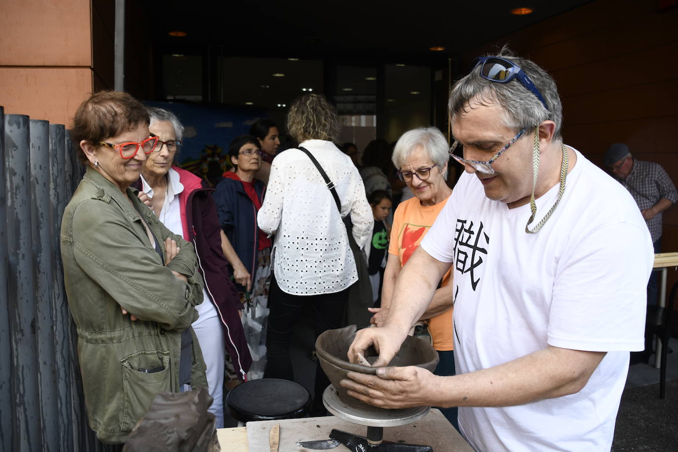 Una tormenta de cultura inunda las calles con la Noche Blanca