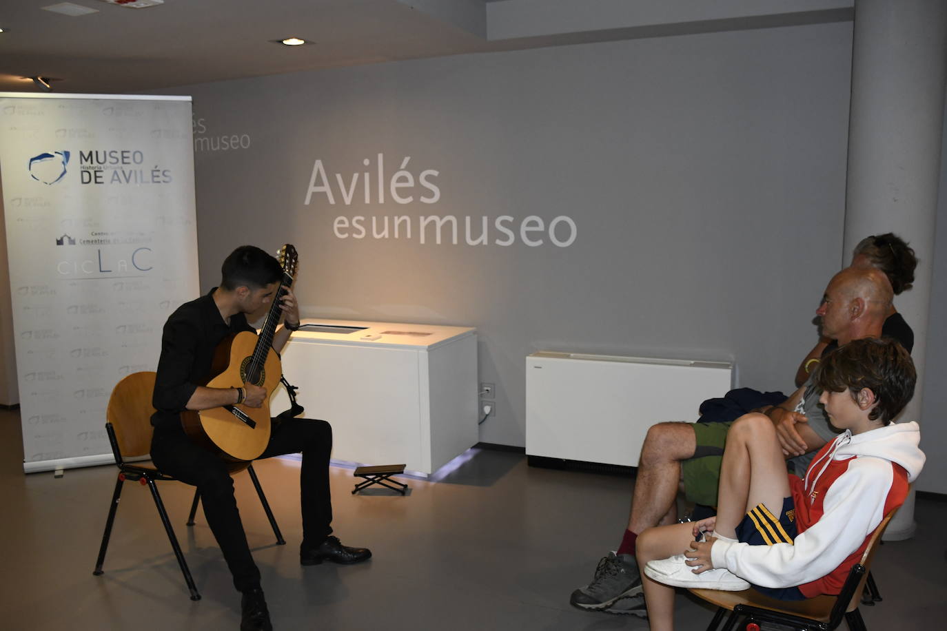 Una tormenta de cultura inunda las calles con la Noche Blanca