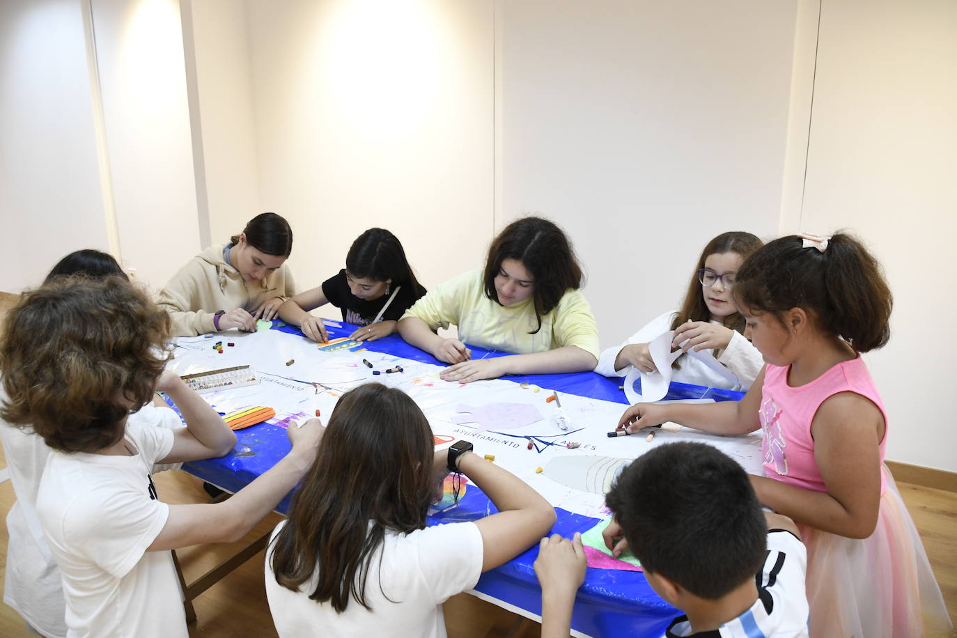 Una tormenta de cultura inunda las calles con la Noche Blanca