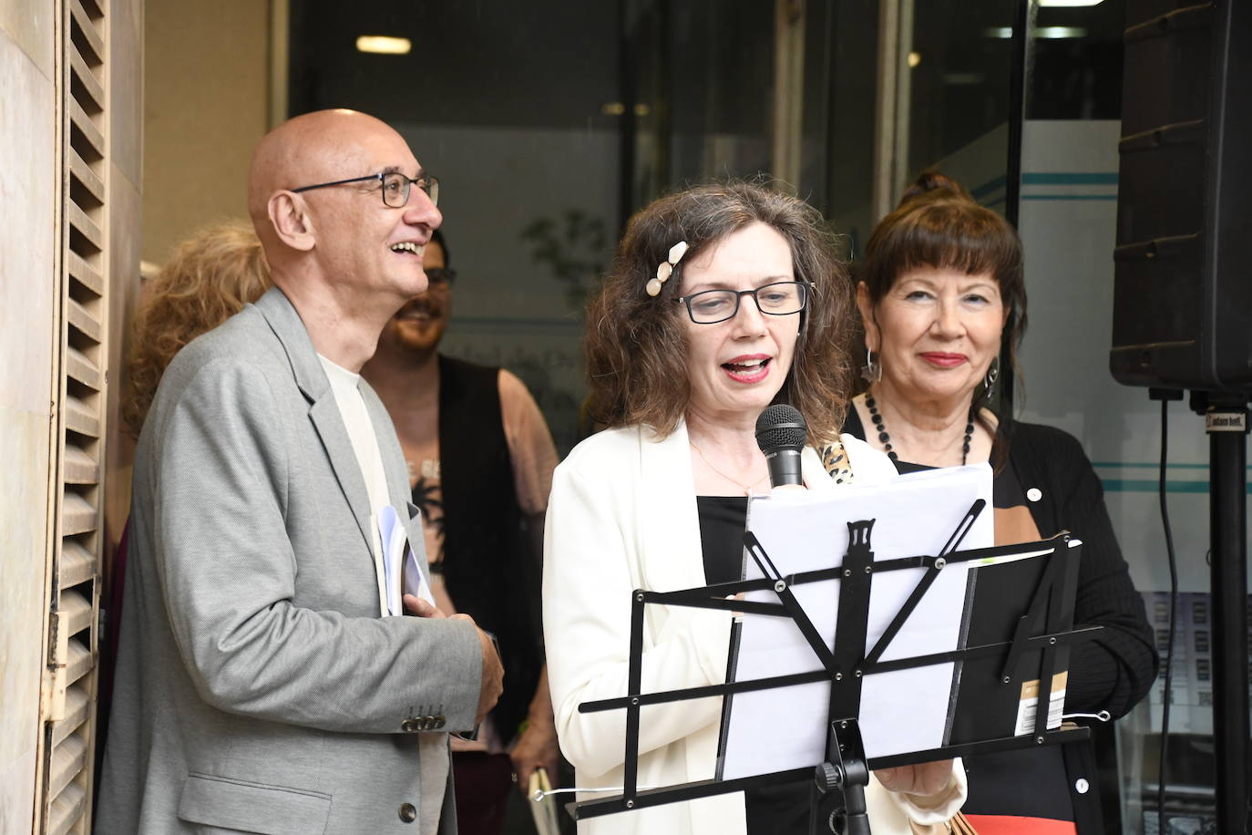 Una tormenta de cultura inunda las calles con la Noche Blanca