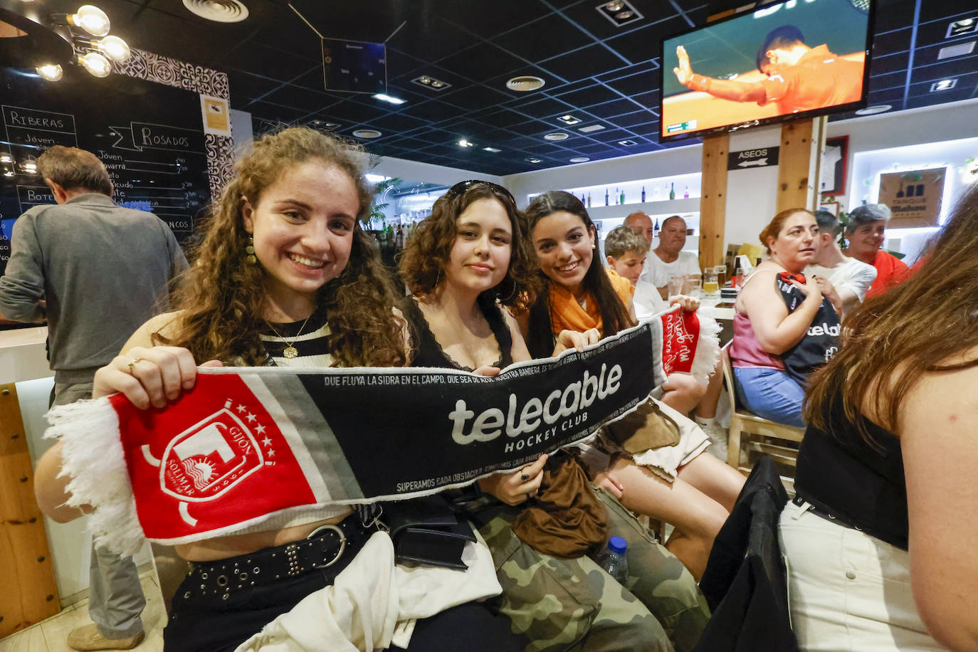 Gran ambiente en Gijón durante el partido del Telecable