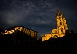 Catedral de Oviedo. Es el punto de partida del Camín de los Santuarios.