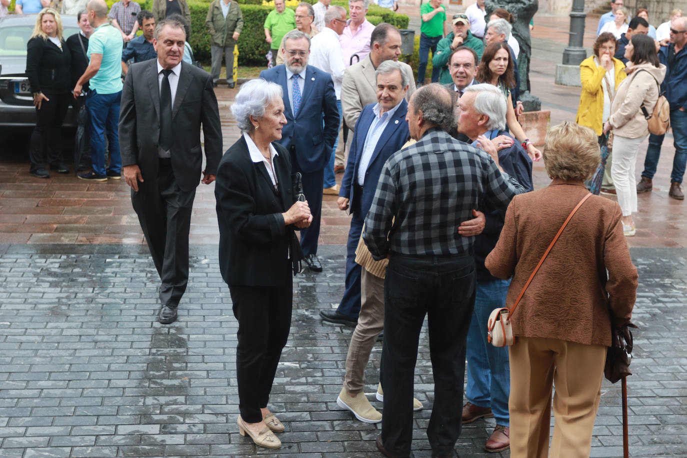 Emotivo adiós al hostelero Vicente Cosío