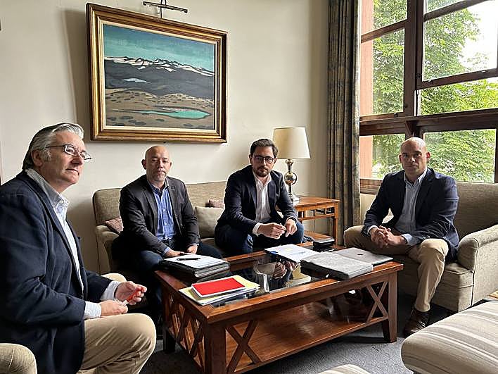 Foro y PP llegan a un acuerdo sobre el programa en Gijón, pero con discrepancias en Urbanismo y Empleo