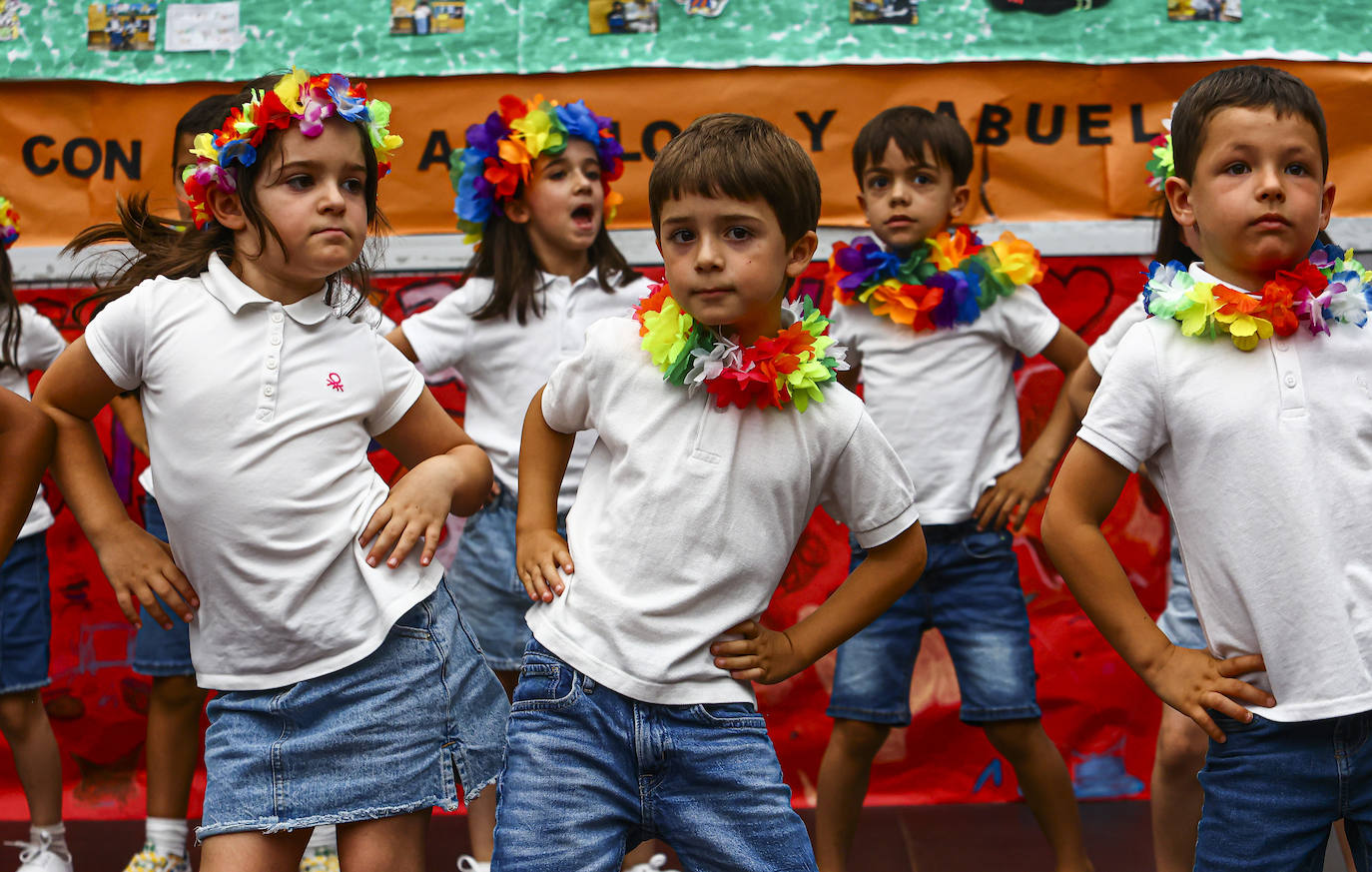 Una graduación infantil a ritmo de Pipo Prendes