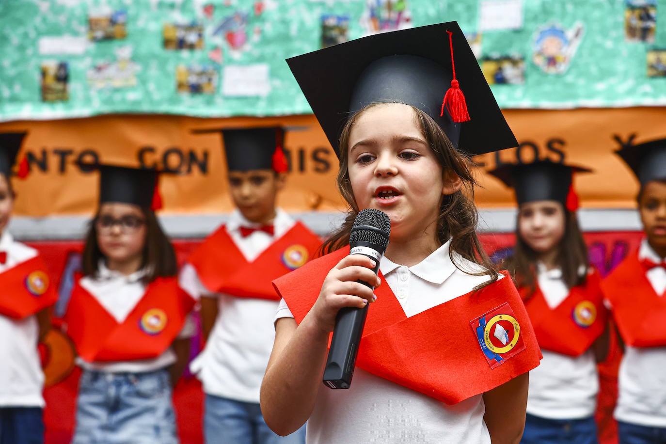 Una graduación infantil a ritmo de Pipo Prendes