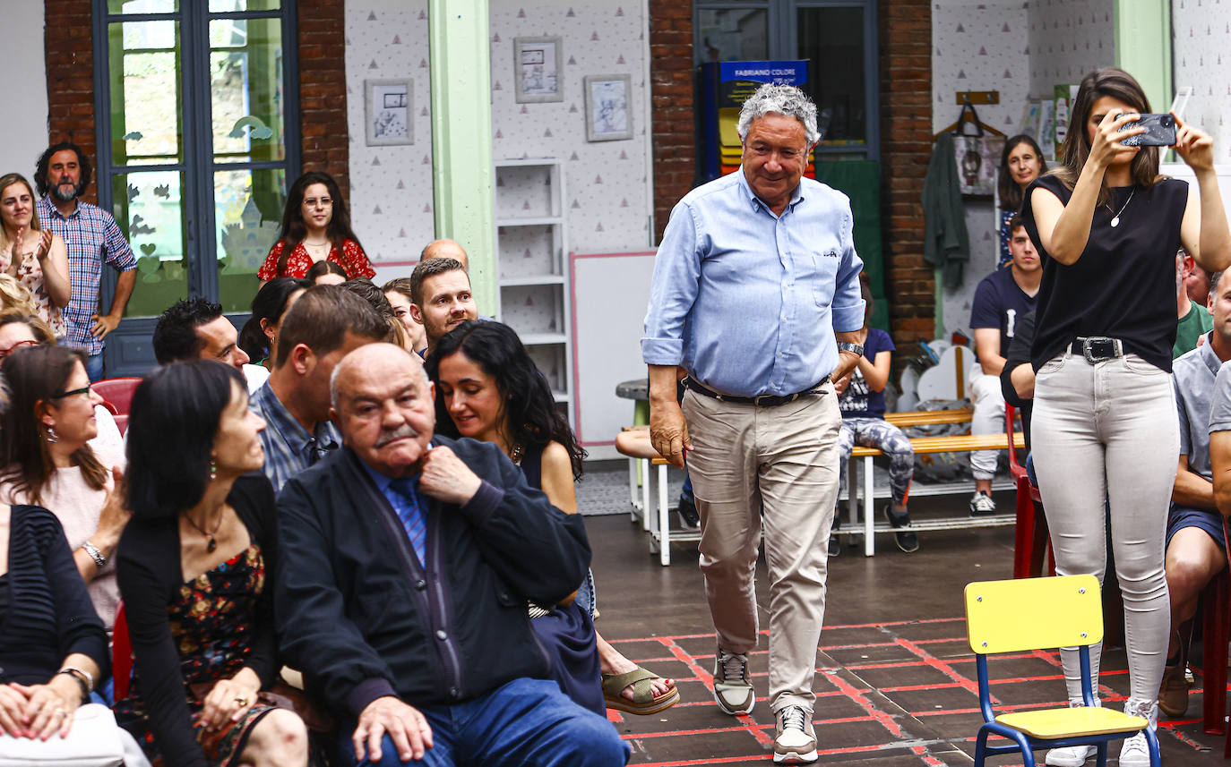 Una graduación infantil a ritmo de Pipo Prendes