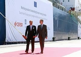 El monarca de los Países Bajos, Guillermo Alejandro, y el Rey de España, Felipe VI, ayer, en Algeciras.