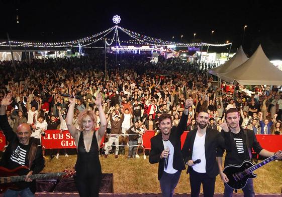 Actuación de la Orquesta América en las fiestas de Cabueñes