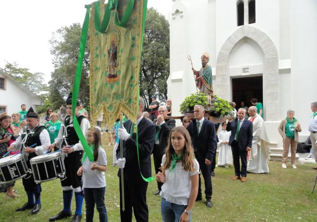 Al finalizar la función religiosa se celebró una concurrida procesión.