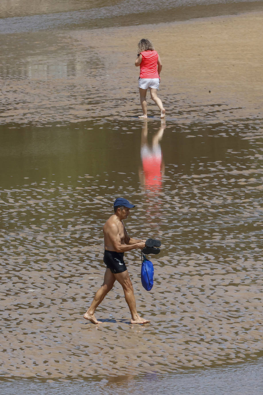 Gijón se refresca en la playa