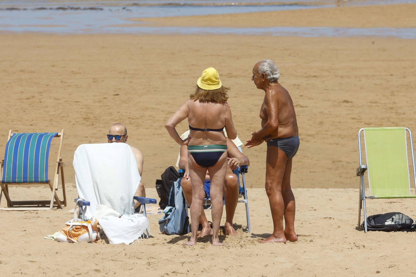 Gijón se refresca en la playa