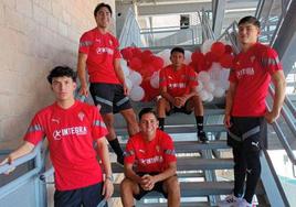 Los jóvenes talentos mexicanos, en las instalaciones de Santos Laguna en Torreón.