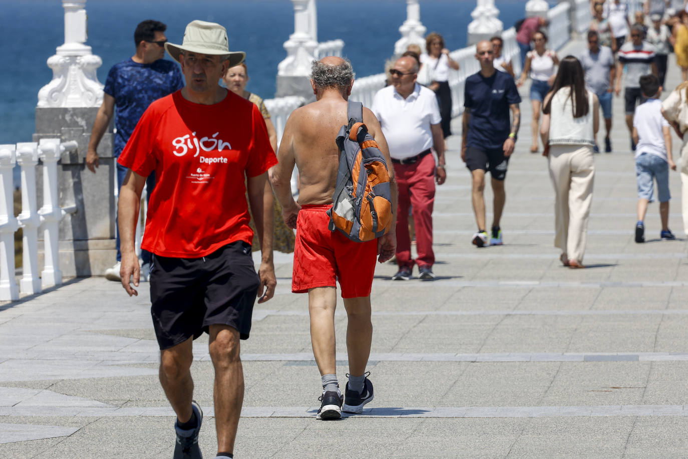 Asturias, a remojo para aliviar el calor